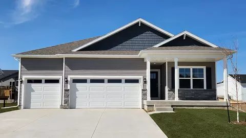 912 NE 12th St, Grimes, IA 50111