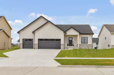 1400 NW Linda Ln, Waukee, IA 50263