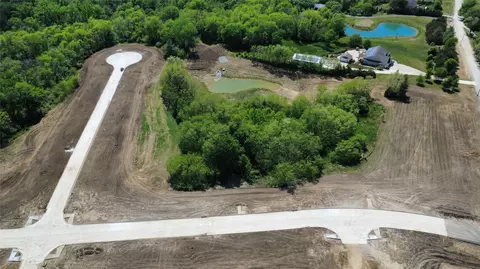1664 E Autumn Trail Cir, Polk City, IA 50226