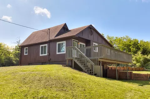 4695 E Spring St, Carlisle, IA 50047
