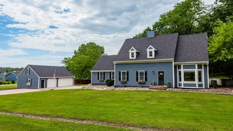 1520 Thornwood Rd, West Des Moines, IA 50265