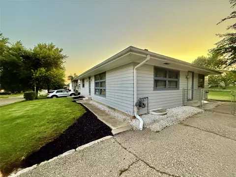 111 N 22nd St, Marshalltown, IA 50158