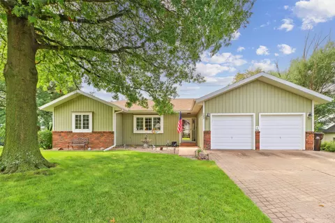 102 Country Club Dr, Osceola, IA 50213