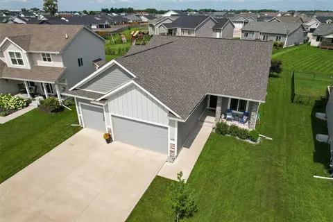 602 Chayse St SW, Bondurant, IA 50035