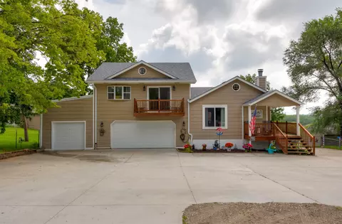 1129 SE 55th St, Pleasant Hill, IA 50327