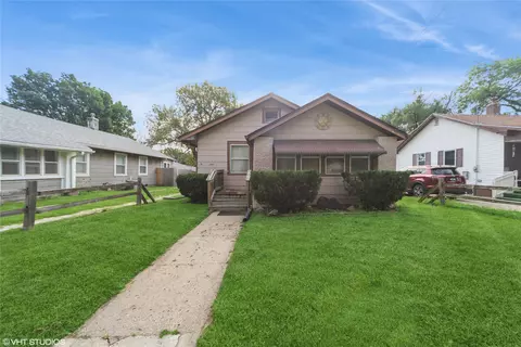 3701 Amherst St, Des Moines, IA 50313