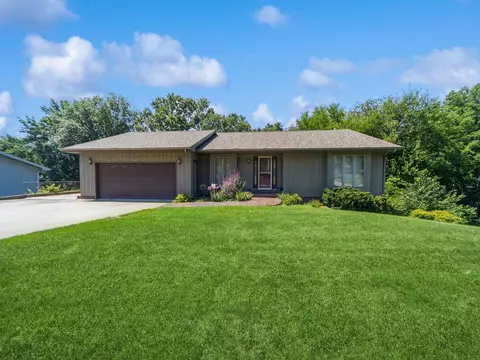 1406 Woodland Dr, Knoxville, IA 50138