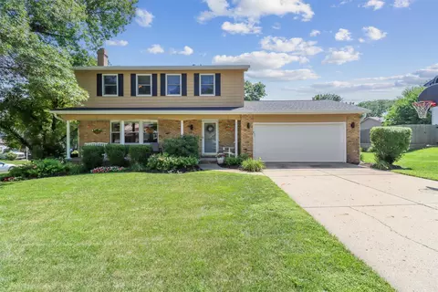 2004 Crown Flair Dr, West Des Moines, IA 50265