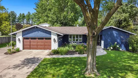 6488 SE 6th Ave, Pleasant Hill, IA 50327
