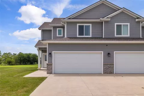 836 Kinney Cir NE, Bondurant, IA 50035