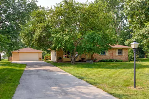 204 E Madison Dr, Polk City, IA 50226