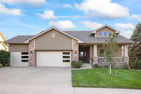 2717 Lexington Dr, Norwalk, IA 50211