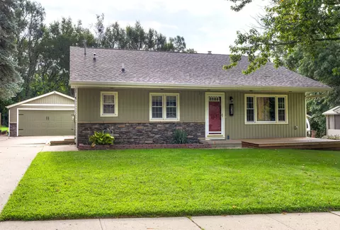 830 Linden Dr, Norwalk, IA 50211