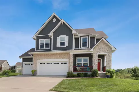 330 Dunham Dr, Waukee, IA 50263