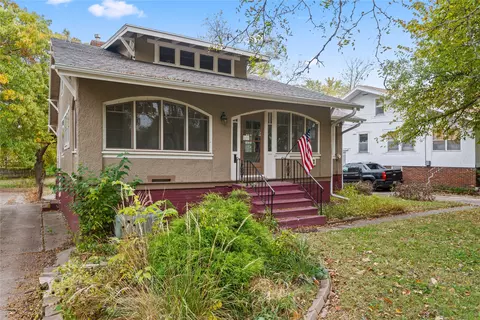 1001 42nd St, Des Moines, IA 50311