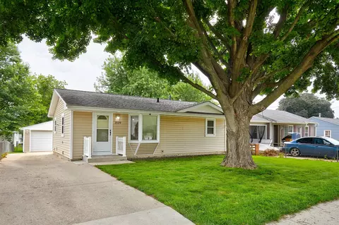 2529 Williams St, Des Moines, IA 50317