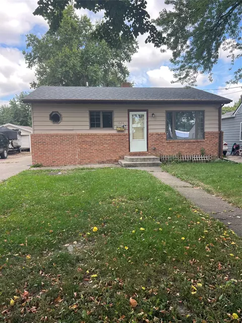 1526 E Jefferson Ave, Des Moines, IA 50316
