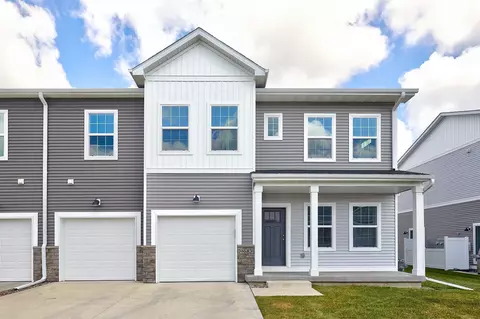 9683 Crestview Dr, West Des Moines, IA 50266