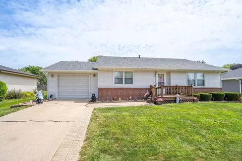 820 E 15th St N, Newton, IA 50208