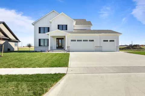 1911 NE Pond View Ct, Ankeny, IA 50021