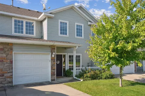 2100 Meadow Chase Ln #607, Des Moines, IA 50320