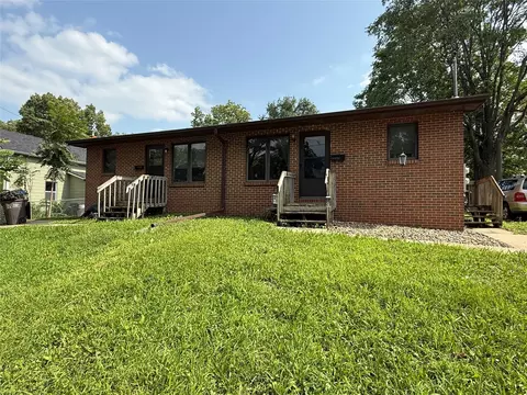 1613 Des Moines St, Des Moines, IA 50316