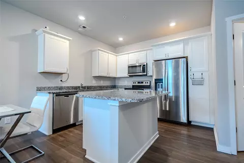 9563 Crestview Dr, West Des Moines, IA 50266