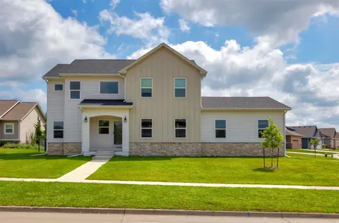 309 Sweetwater Cir, Polk City, IA 50226