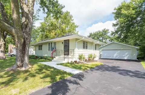 175 Bel Aire Dr, Waukee, IA 50263