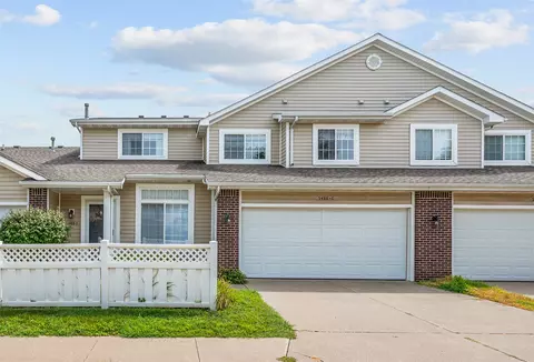 5488 Longview Ct #6, Johnston, IA 50131