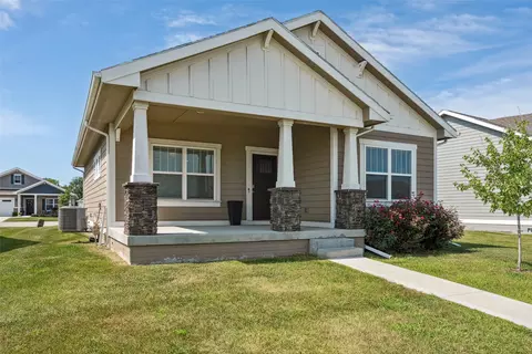2806 SW Prairie Trail Pkwy, Ankeny, IA 50023