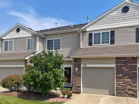 575 85th St, West Des Moines, IA 50266