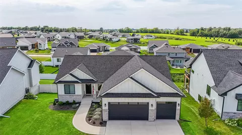 1909 Timberview Dr, Norwalk, IA 50211