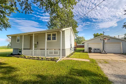 504 SE Center St, Melcher Dallas, IA 50163