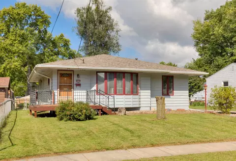 2614 E 38th Ct, Des Moines, IA 50317