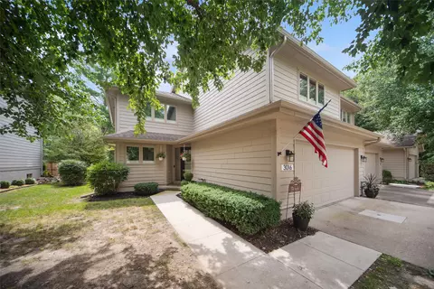 3016 Fox Hollow Cir, Des Moines, IA 50321