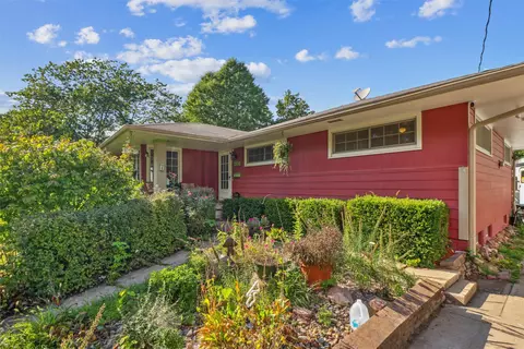 2936 E Tiffin Ave, Des Moines, IA 50317