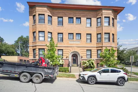 1503 Pleasant St #6, Des Moines, IA 50314