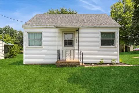 1006 N State St, Pleasantville, IA 50225