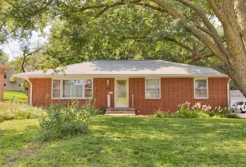 1036 5th St, West Des Moines, IA 50265