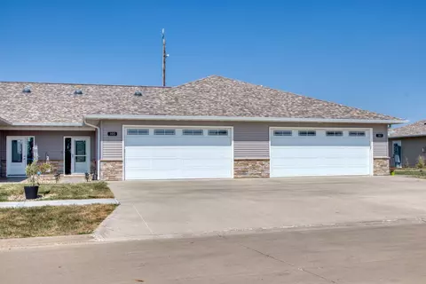 105 E Lincoln Ave, Fairfield, IA 52556
