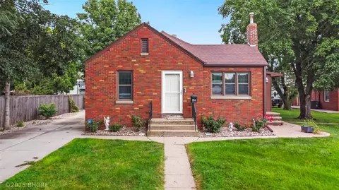 814 Prairie St, Adel, IA 50003