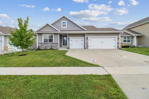 2013 2nd St SW, Altoona, IA 50009
