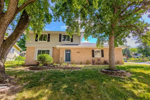 1517 NW 104th St, Clive, IA 50325