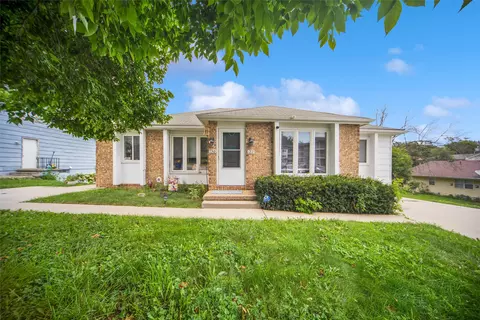 130 E Mckinley Ave, Des Moines, IA 50315
