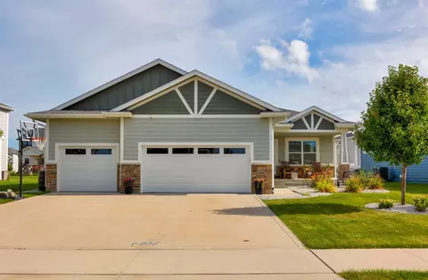 1030 Spruce St, Waukee, IA 50263