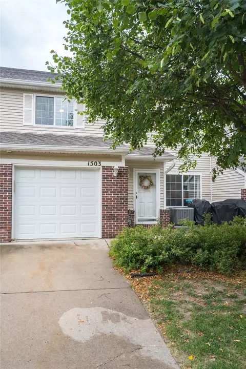 5221 Village Run Ave #1503, Des Moines, IA 50317