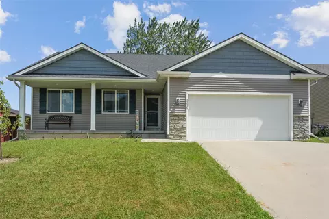 1310 N 6th St, Indianola, IA 50125