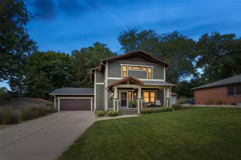 2716 53rd St, Des Moines, IA 50310