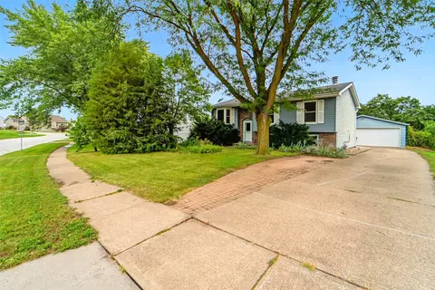 1213 S 14th St, Adel, IA 50003